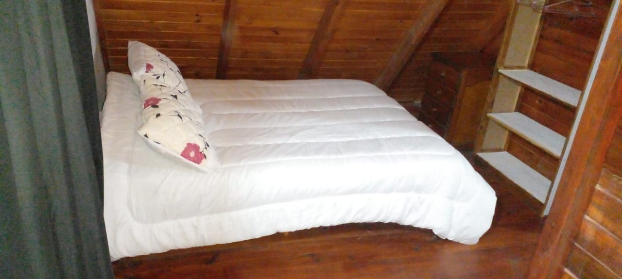 Cama matrimonial rosa